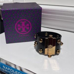 🖤✨ HOST PICK X2✨✨ Edgy Luxe: Tory Burch Black Leather and Gold Studded Cuff ✨🖤